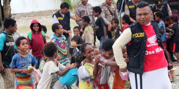 Susu Berbalas Tuba di Pedalaman Papua