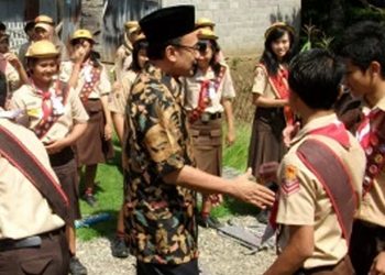 Mengurai Mimpi, Menyemai Bakti