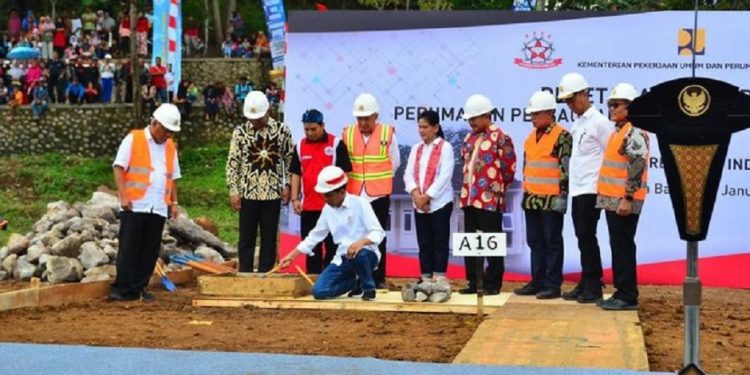 Para Tukang Cukur Garut Lega Dapat Kredit Rumah Subsidi