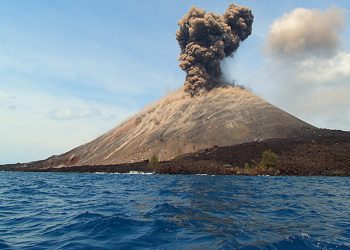 Selat Sunda Masih “Waspada Tsunami”