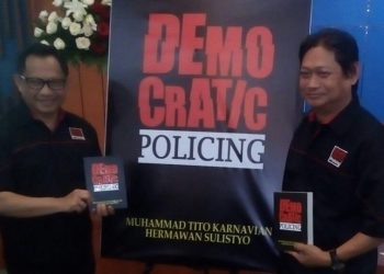 Tentang Buku “Democratic Policing” yang Heboh itu