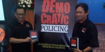 Tentang Buku “Democratic Policing” yang Heboh itu