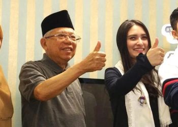 Pesinetron Adly Fairuz Berharap Kakeknya Ma’ruf Amin Menang Pilpres
