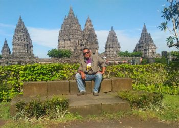 Catatan Agus “Oyenk/Ariel/Dilan” Sundayana
