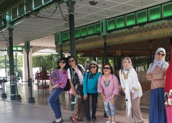 Tujuh Bidadari Mencari Spot Selfie