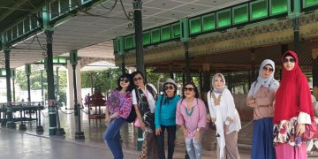 Tujuh Bidadari Mencari Spot Selfie