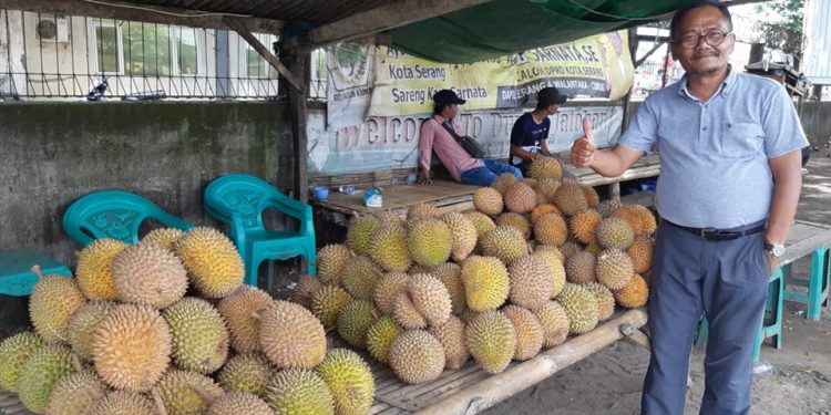 Nikmatnya Raja Buah Mang Uban