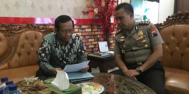 Mahfud MD Polisikan @KakekKampret_