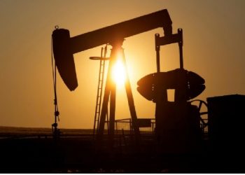 Harga Minyak Jatuh Dipicu Kekhawatiran Pelambatan Ekonomi Global yang Tajam