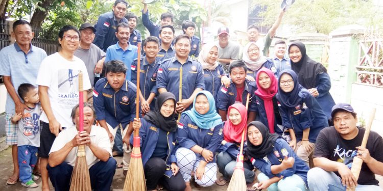 Pasukan Sapu Lidi di Suatu Pagi