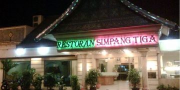 Simpang Tiga, Restoran “Raja-raja”