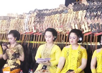Nonton Wayang Bareng Maryadi