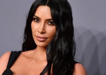 Kim Kardashian Siap-siap Jadi Pengacara
