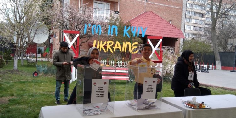 Mencoblos di Dinginnya Cuaca Ukraina