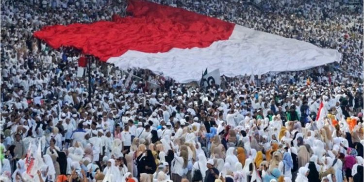 GBK Kayak Ka’bah, Jumlah Peserta Lebih dari Aksi 212