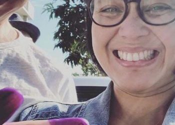 Lusy ‘AB Three’ Pamerkan Tinta di Kelingking Usai Pencoblosan di Sidney Australia