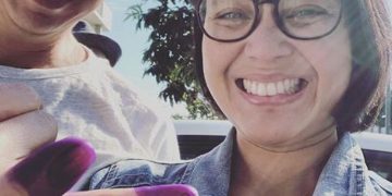 Lusy ‘AB Three’ Pamerkan Tinta di Kelingking Usai Pencoblosan di Sidney Australia