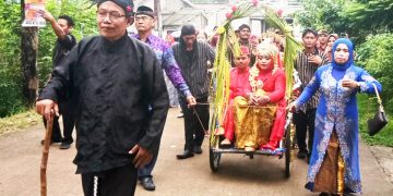 “Ngunduh Mantu”, Narik Becak