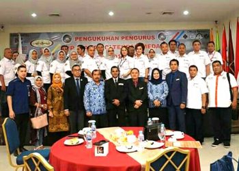 Pengukuhan DPP Ikaba Poltekpar Medan