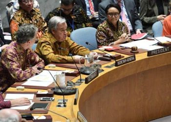 Keren! Para Delegasi Dewan Keamanan PBB Ramai-ramai Pakai Batik dan Tenun