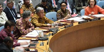 Keren! Para Delegasi Dewan Keamanan PBB Ramai-ramai Pakai Batik dan Tenun