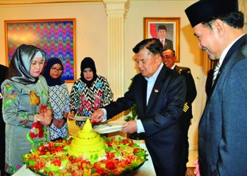 JK Rayakan Ultah dengan Dua Tradisi di Luar Negeri﻿