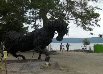 Batu Hoda, Pantai tak Bertepi Laut