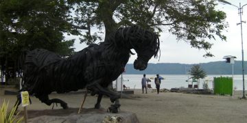 Batu Hoda, Pantai tak Bertepi Laut