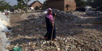 Keuletan Warga Berprofesi Pemungut Limbah Dapat Perhatian Gubernur Jatim