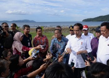 Presiden Jokowi Serahkan 2.000 Sertifikat Hak Atas Tanah di Manado