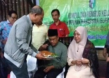 KAHMI FH USU “Upah-upah” Edy Ikhsan dan Istri
