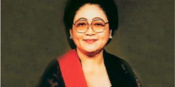 Kenang-kenanglah Ibu Tien