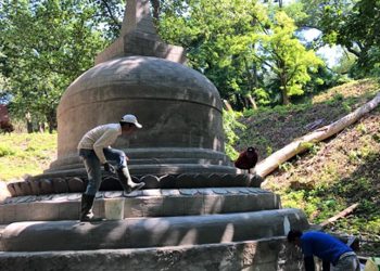 Stupa Borobudur di Ukraina