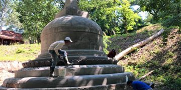 Stupa Borobudur di Ukraina