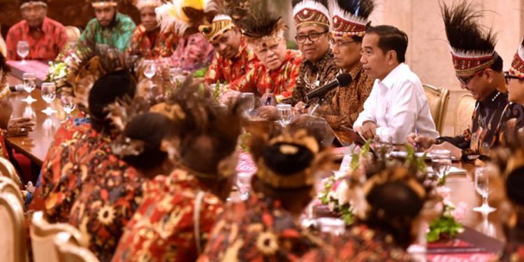 Janji Jokowi: 1000 Lulusan Asal Papua-Papua Barat akan Diterima Bekerja di BUMN dan Swasta Besar