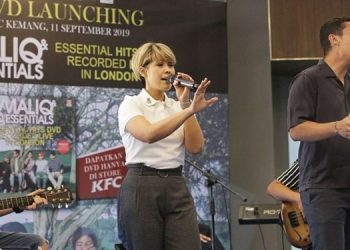 Maliq d’Essentials  Berkonsep Organic Music Rekaman di London