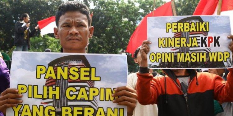 Jokowi Abaikan Fitnah Capim KPK