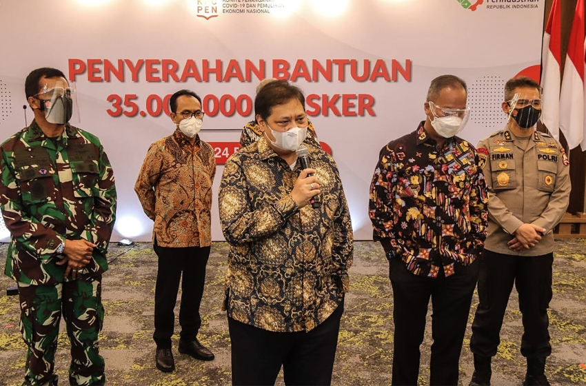  Airlangga: Pemerintah Distribusikan 35 Juta Masker untuk Masyarakat