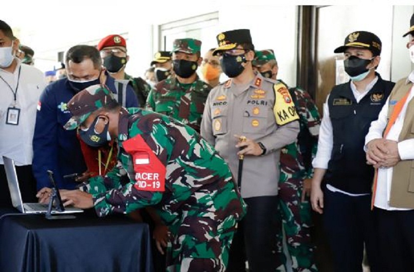  Dampingi Panglima TNI, Wagub Emil Pastikan Tracing Covid-19 Berjalan Lancar dan Terukur