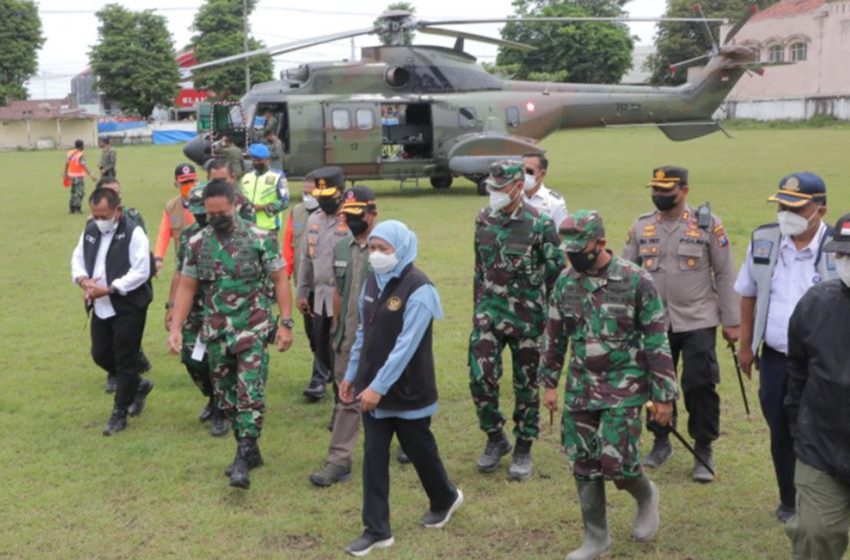  Mengawal  Penanganan Bencana  Semeru, Gubernur Khofifah Berkantor di Lumajang