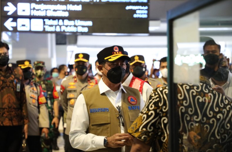  Tinjau Bandara Soekarno-Hatta, Ketua Satgas Pastikan Alur Kedatangan Dari Luar Negeri Berjalan Sesuai Aturan