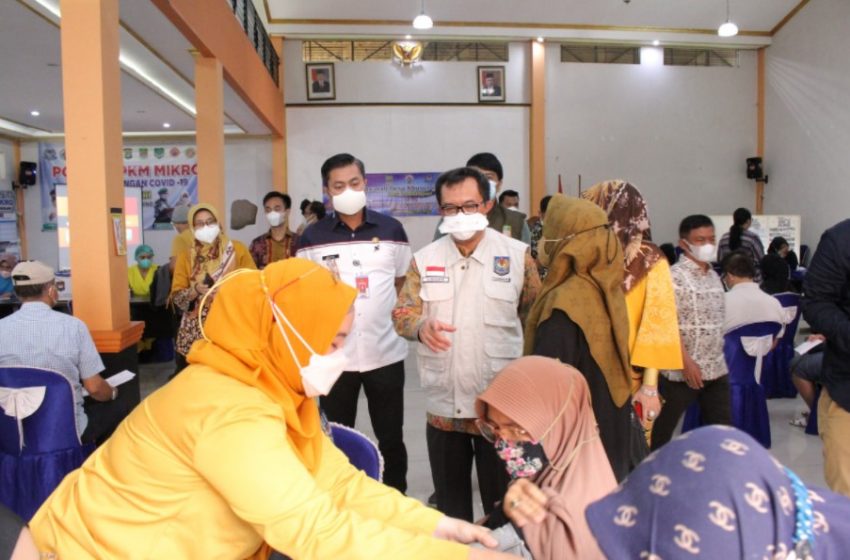  Dirjen Bina Pemdes Kemendagri Tinjau Vaksinasi Booster di Bekasi