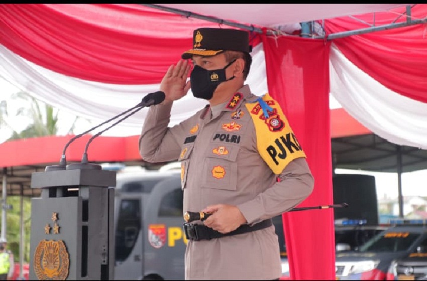  Kapolda Kalimantan Barat Pimpin Apel Gelar Pasukan Operasi Patuh Kapuas 2022