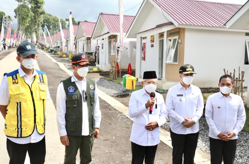  Kepala BNPB Bersama Wapres RI Tinjau Huntap dan Huntara Sumbermujur