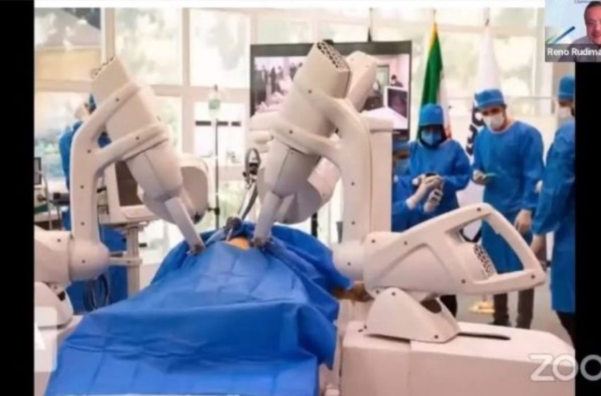  Kemenkes Bentuk Pusat Bedah Robotik Indonesia
