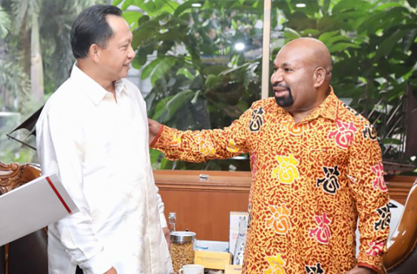  Gubernur Papua Temui Mendagri Dukung Pemekaran