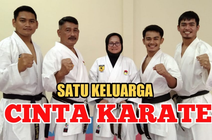  Satu Keluarga Cinta Karate