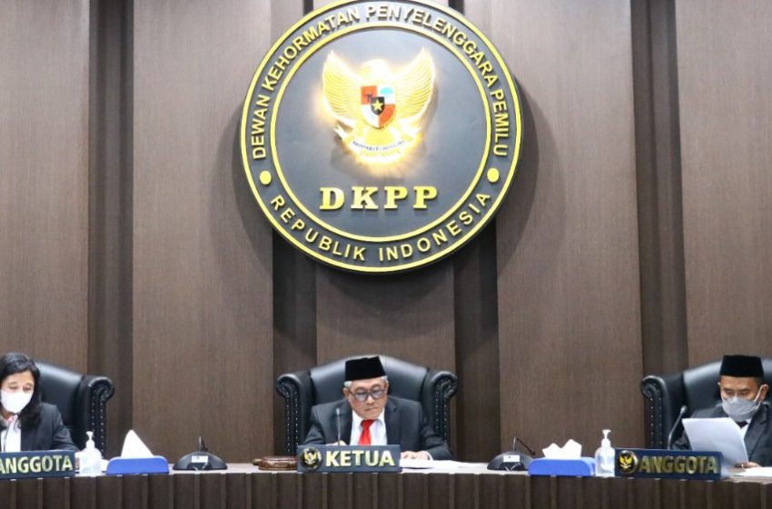  DKPP Berhentikan 2 Orang Penyelenggara Pemilu