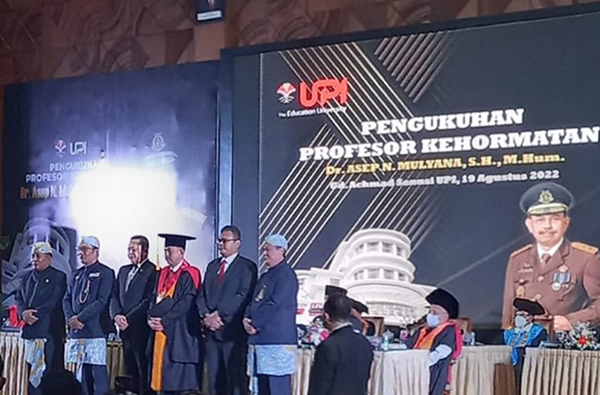  Kajati Jabar Dikukuhkan Sebagai Profesor di UPI Bandung