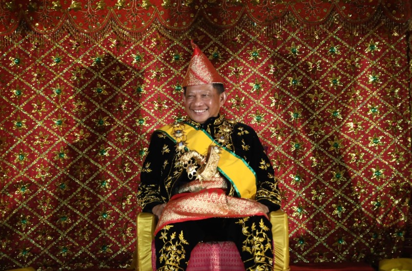  Mendagri Tito Dianugerahi Gelar Adat Melayu Jambi